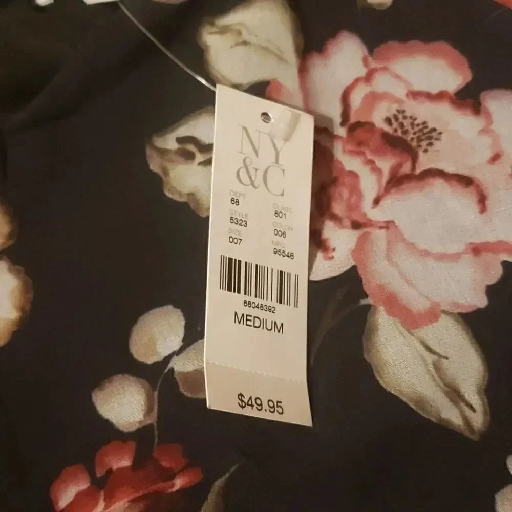 NEW York & Company blouse. Medium. Floral.